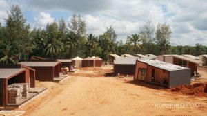 Beach resort buildings being under construction and built in record speed.